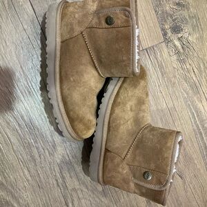 Girls UGG boots low cut